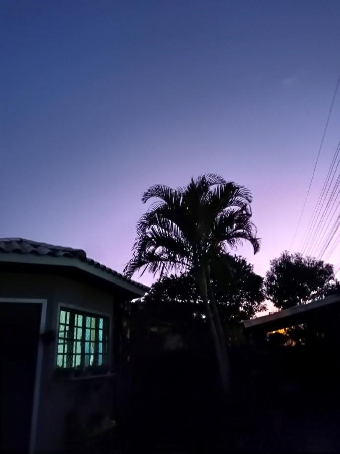 Studio Cravo E Canela - Aconchego E Privacidade, Ideal Para Casais, Com Cozinha Completa, Wi-Fi, Vaga De Garagem, Excelente Custo Beneficio, Lugar Tranquilo Entre As Praias Dos Ingleses E Mocambique Florianópolis Buitenkant foto