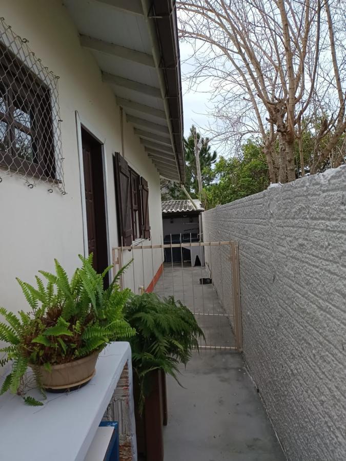 Studio Cravo E Canela - Aconchego E Privacidade, Ideal Para Casais, Com Cozinha Completa, Wi-Fi, Vaga De Garagem, Excelente Custo Beneficio, Lugar Tranquilo Entre As Praias Dos Ingleses E Mocambique Florianópolis Buitenkant foto